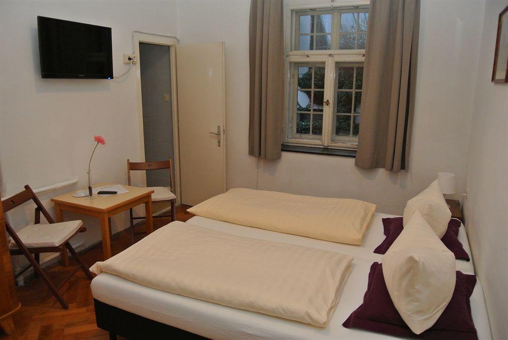 Hotel Gruberhof Innsbruck Igls B&B Bagian luar foto